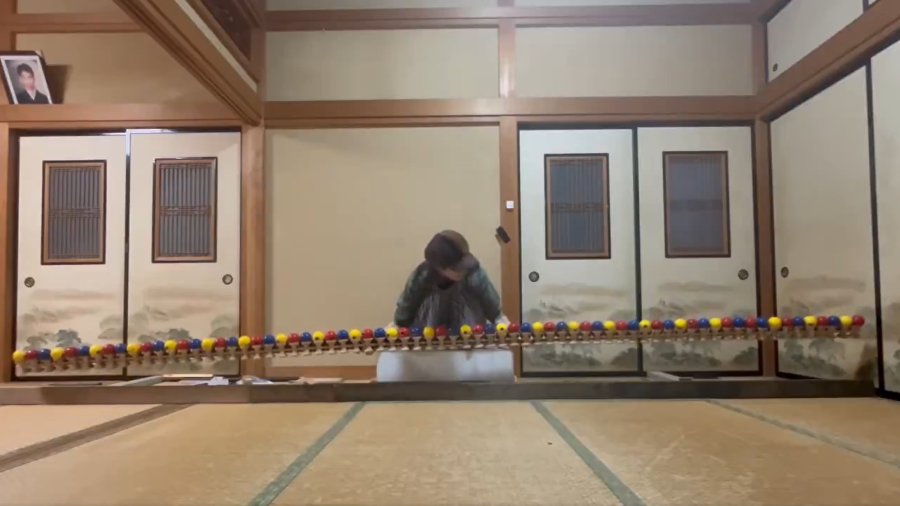 「やっとできた！」 けん玉70個を一気に操るスゴ技「70連大皿」成功に拍手喝采