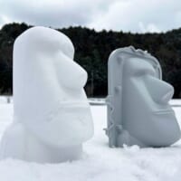 今年の冬は庭をイースター島にしよう!雪遊び玩具「無限モアイ製造機」が楽しそう