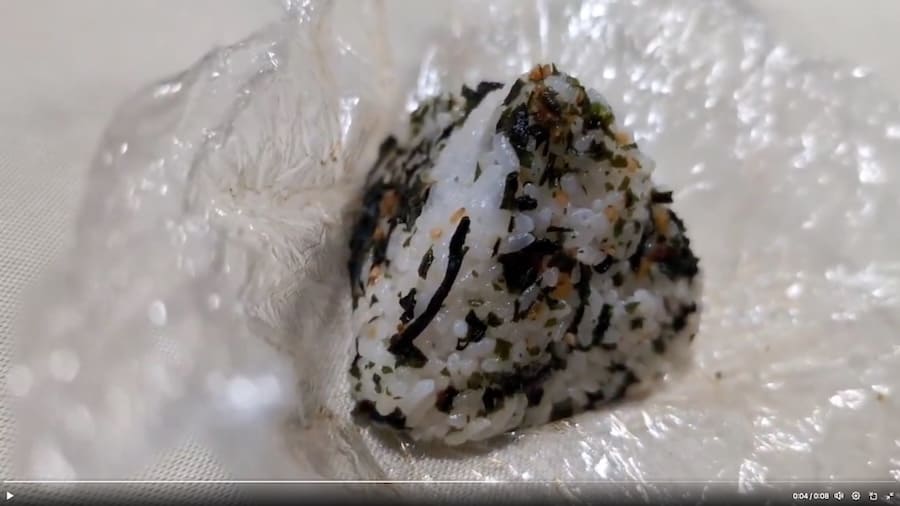 笠蛇が作り上げた三角錐おにぎり