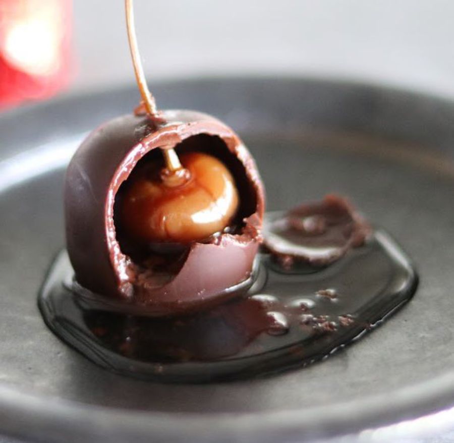 チョコで包んでからおよそ1か月間熟成させる