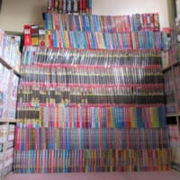 全巻でも足りない？　「ゴルゴ13」500冊超を所有するコレクター現る