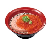 すき家「いくらまぐろたたき丼」発売 いくら3倍の「メガ」も