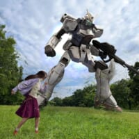 ガンプラもコスプレも全部ひとり 「Vガンダム」再現画像の裏側がすごかった