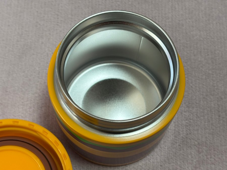 容量は300ml。スープ1杯から2杯分が十分に入るサイズ感