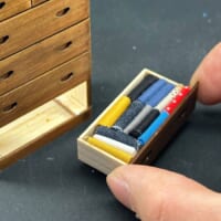 引き出しの中には畳まれた服が