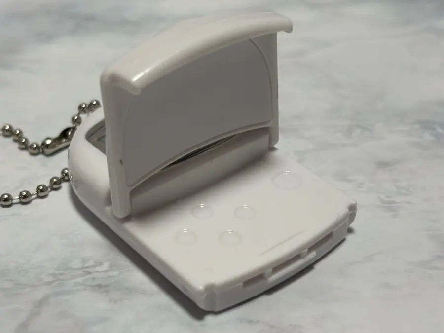 初代PSの名機「ポケステ」のカプセルトイ回してみた スケルトンが