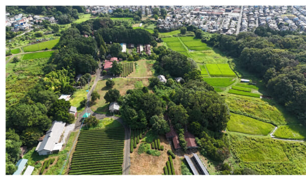 「新しき村」全景画像:(C)小輪瀬光夫