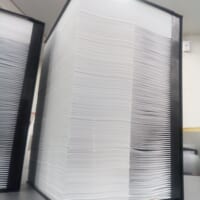背厚30cm超・重さ約5kg “鈍器”どころではない契約書製本の世界