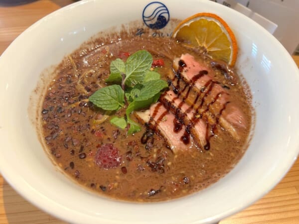 甘いの？しょっぱいの？1日20食限定の「チョコレート味噌ラーメン」が唯一無二の体験だった