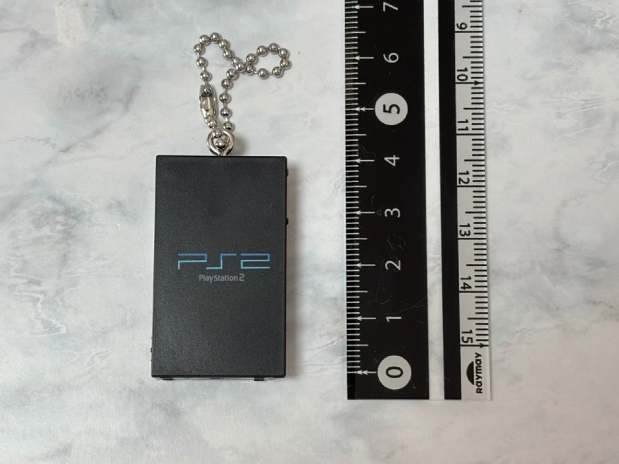 サイズは直径約4cm