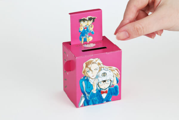 「推しが飛び出す!1万円貯金箱」は、500円玉が20枚入るサイズ