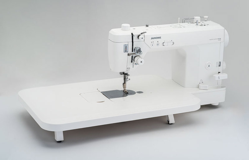最上位職業用ミシン「haute couture ecru 2000 (オートクチュール エクリュ 2000)」