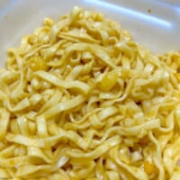 舌に馴染みがない味なのに、「うどん」として成立している。