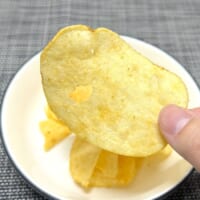 「ポテトチップス コンソメパンチ」
