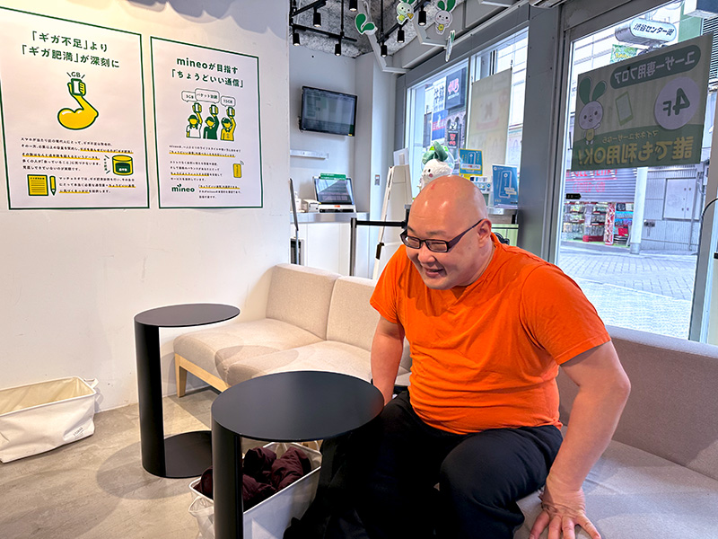 予想以上の疲れに休憩中は言葉が出ない記者