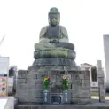 駅前の墓地にある鎌ケ谷大仏