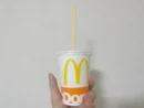 マクドナルドのプラスチック製ストロー（横から見た絵）