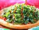 森を抜けたら沼が！パクチスト歓喜のパクチー爆盛りピザがピザハットから発売