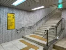 地上へ向かう階段