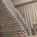ヨーグルトの空き容器で特大タワーを制作　父と2人の息子が作った圧巻の光景に「もはや芸術」