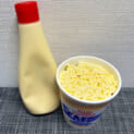 マヨネーズで麺が見えない！シーフードヌードルの「1番美味しい食べ方」を試してみた